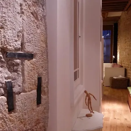La Lanterne De *