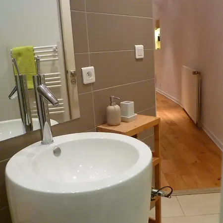 La Lanterne De Apartment *